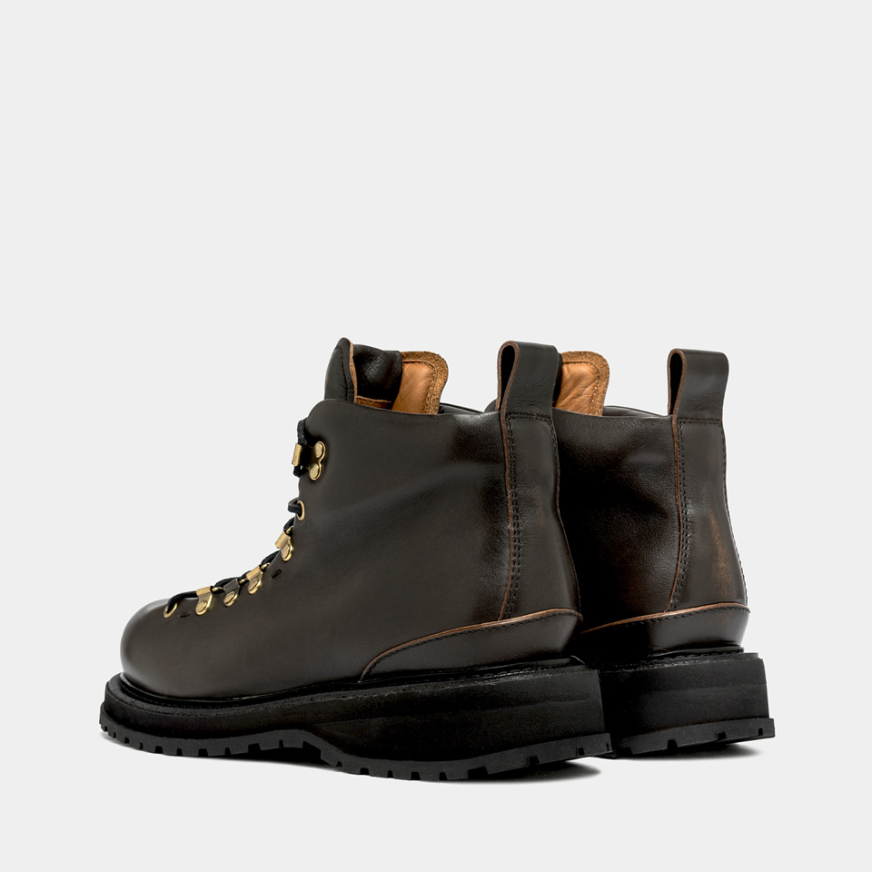 BUTTERO: ALPI TREKKING BOOTS IN WALNUTS LEATHER