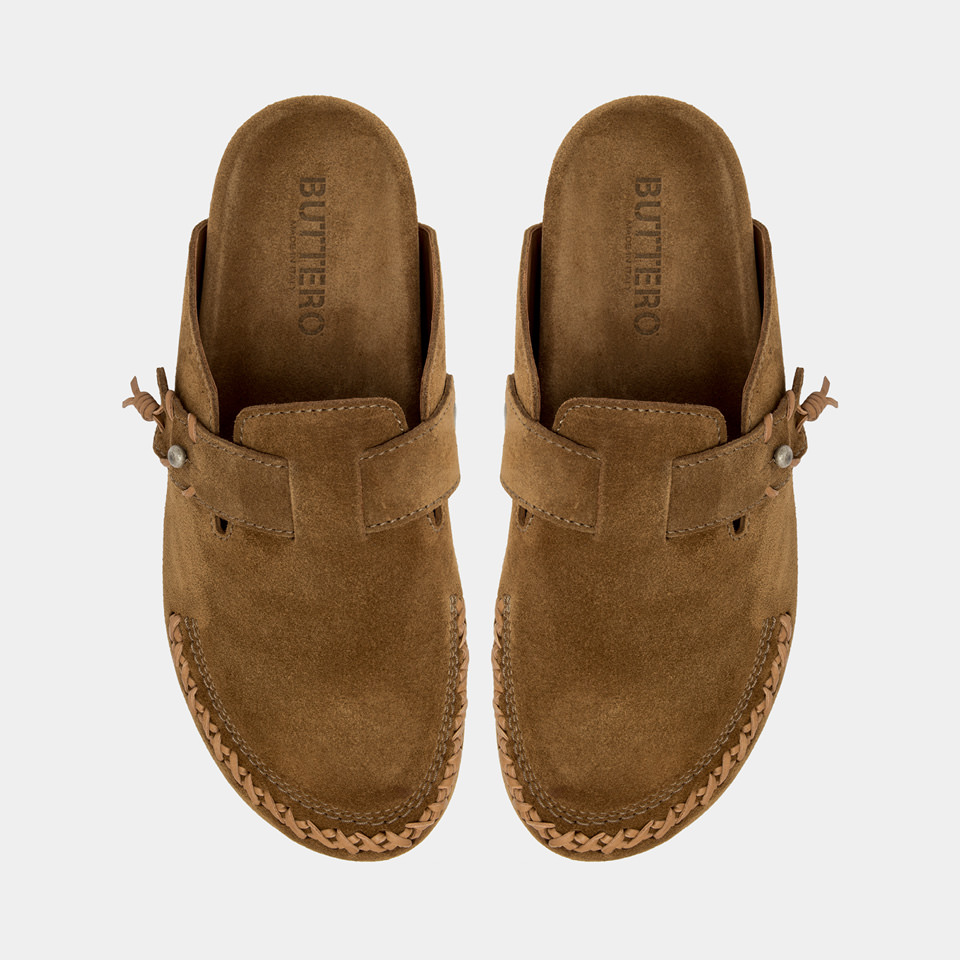 BUTTERO: SABOT GLAMPING IN SUEDE CURRY