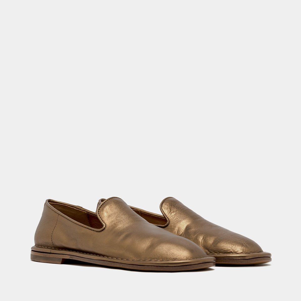 BUTTERO: ERCOLE SLIPPERS IN GOLD TONE LAMINATED LEATHER