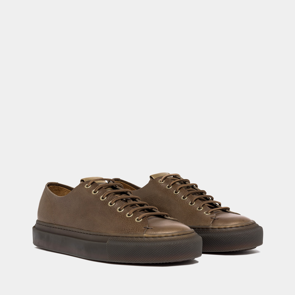 BUTTERO: BASKET TANINO EN CUIR MARTELÉ ROCHE