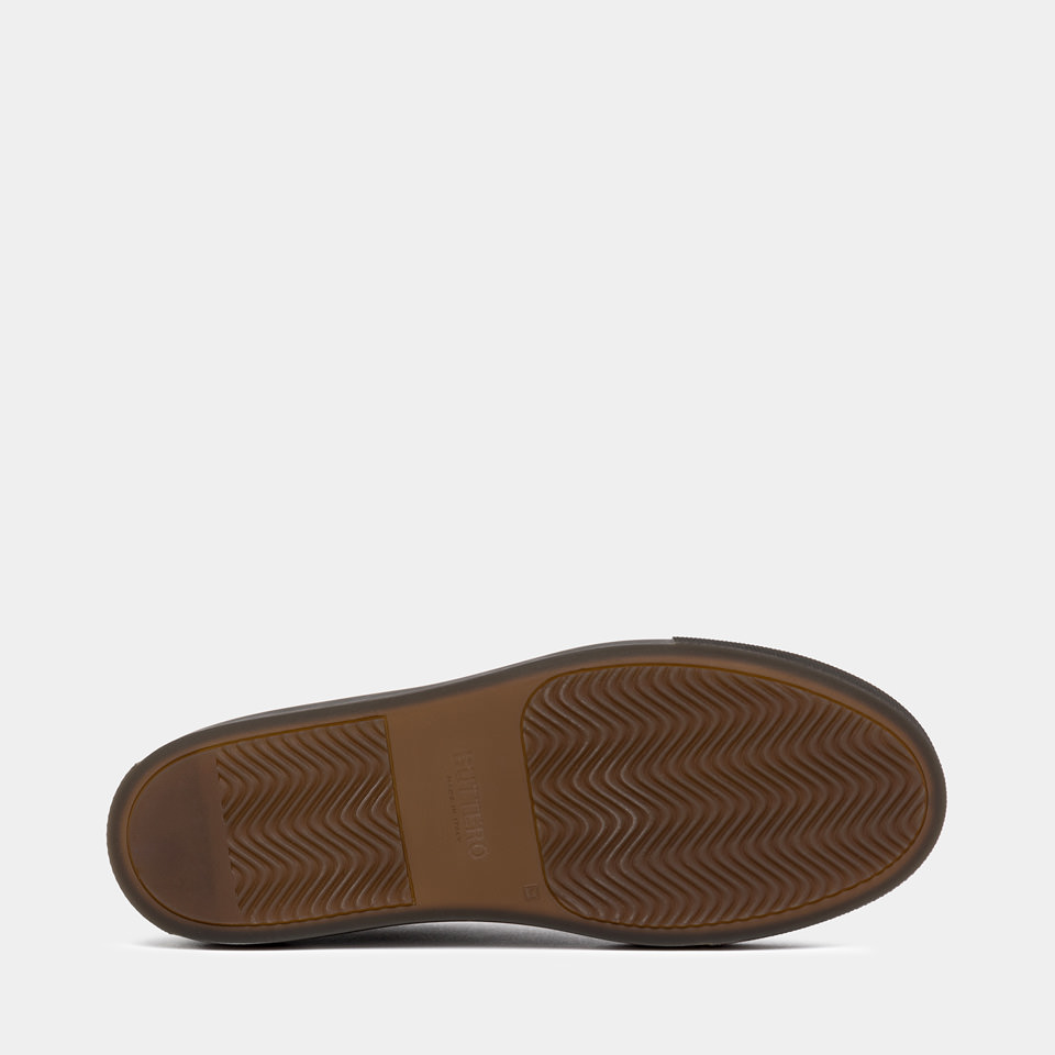 BUTTERO: BASKET TANINO EN CUIR MARTELÉ ROCHE