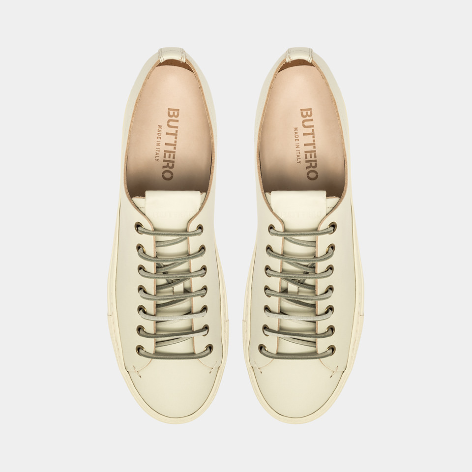 BUTTERO: SNEAKERS TANINO EN CUIR CREME