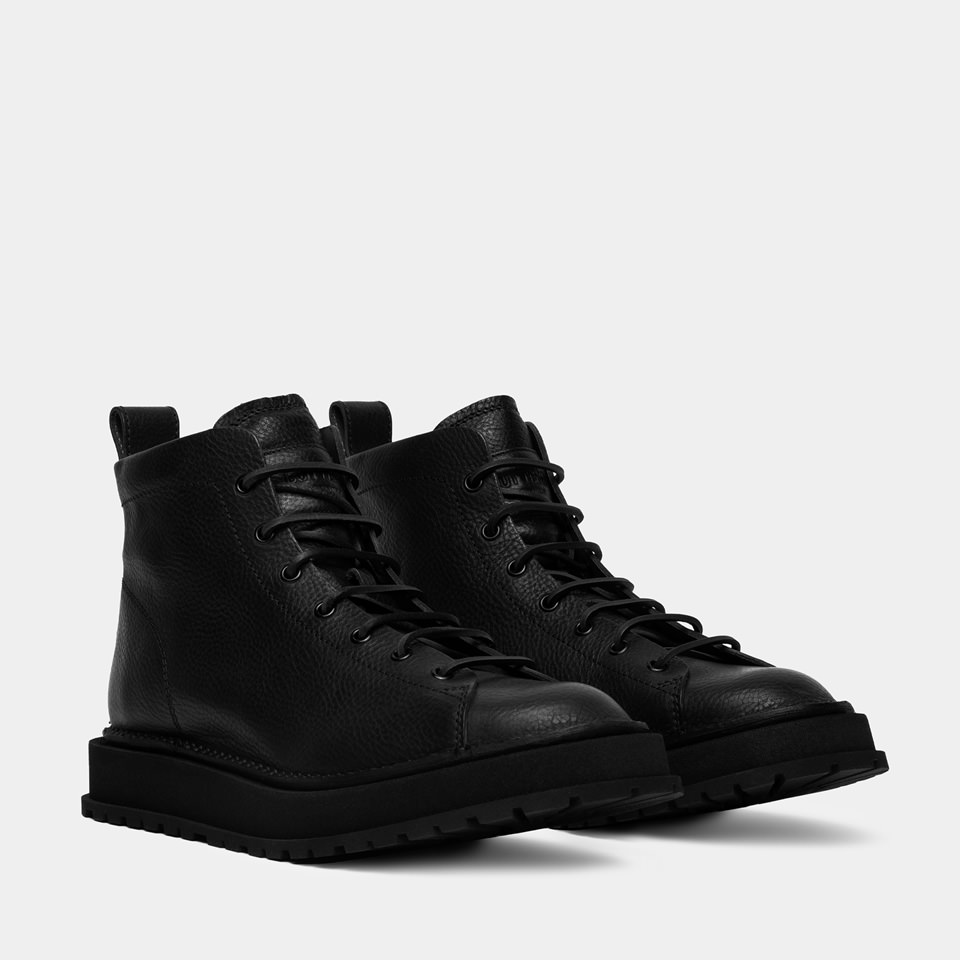BUTTERO: AEDI BOOTS IN BLACK HAMMERED LEATHER