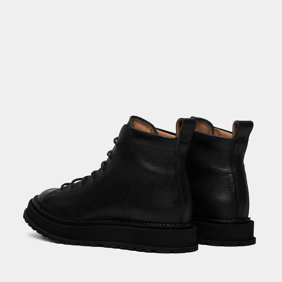 BUTTERO: BOTTINE AEDI EN CUIR NOIR MARTELE'