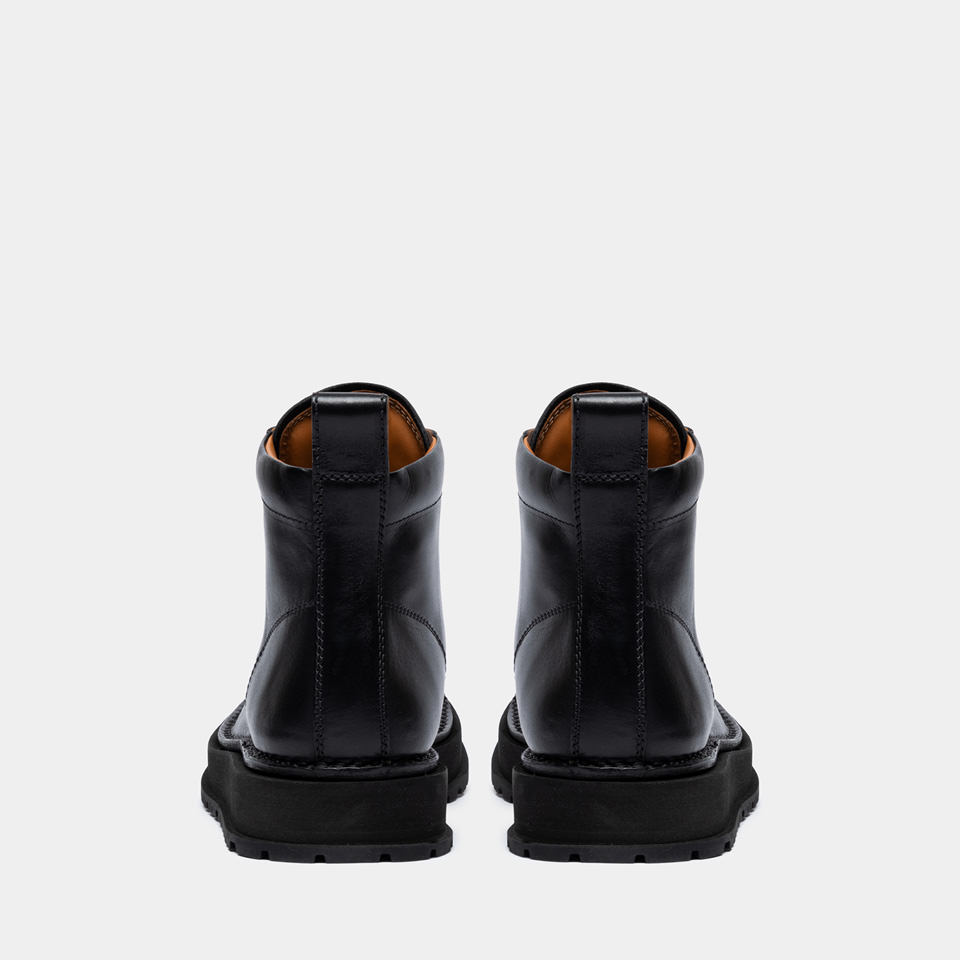 BUTTERO: STIVALETTO AEDI IN PELLE NERO