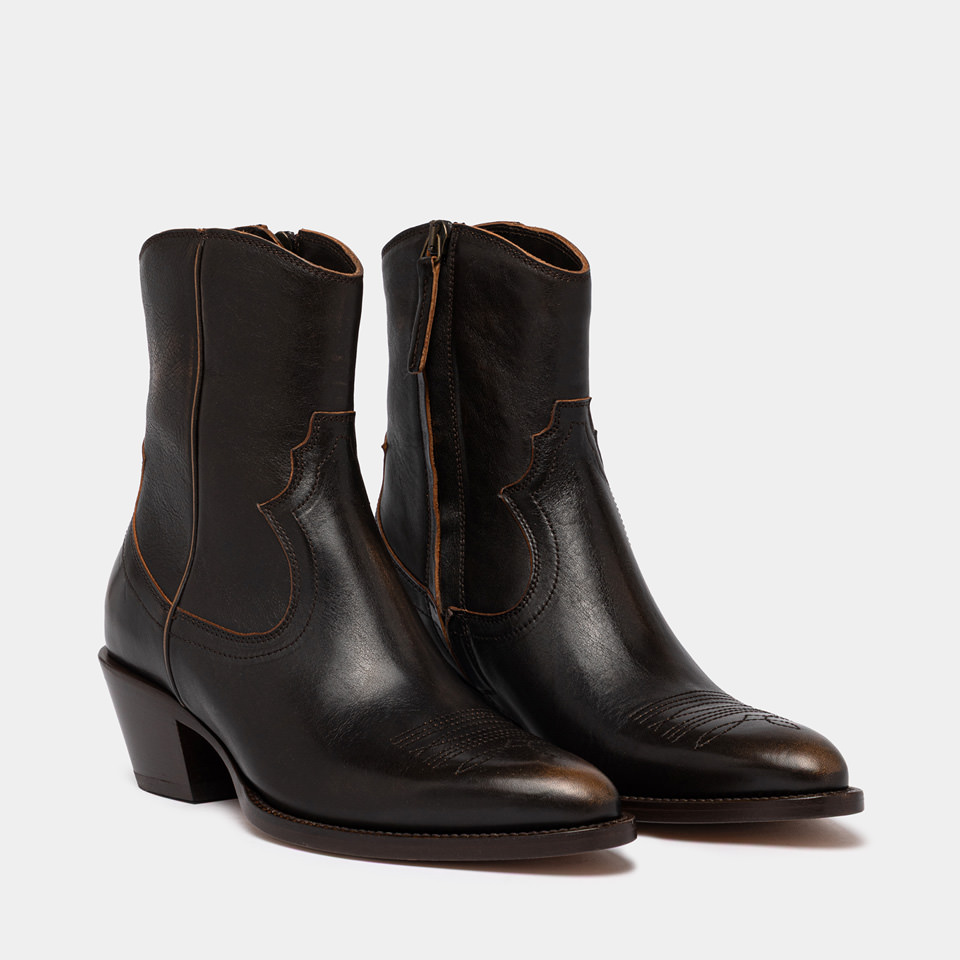 BUTTERO: ANNIE ANKLE BOOTS IN AGED NATURAL LEATHER COLOR WALNUT