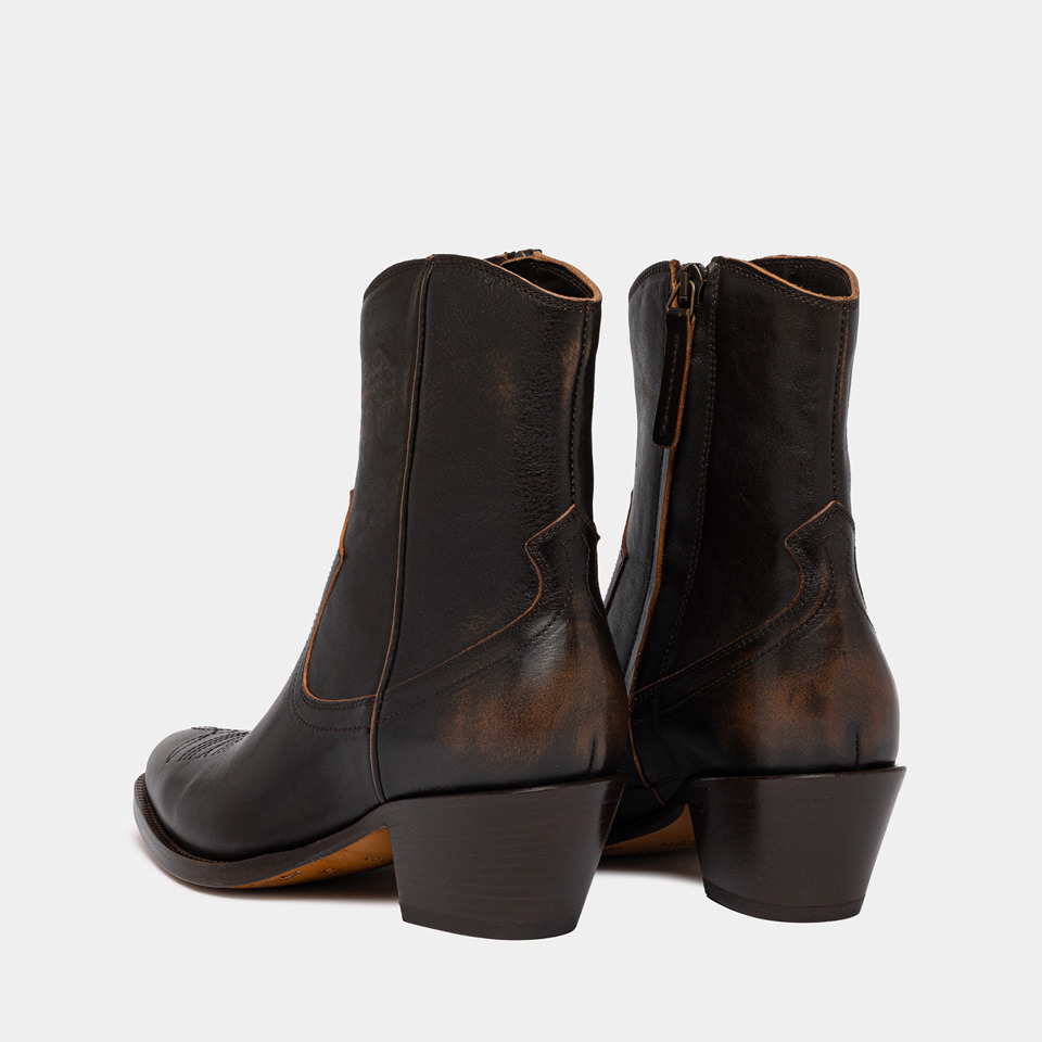 BUTTERO: ANNIE ANKLE BOOTS IN AGED NATURAL LEATHER COLOR WALNUT