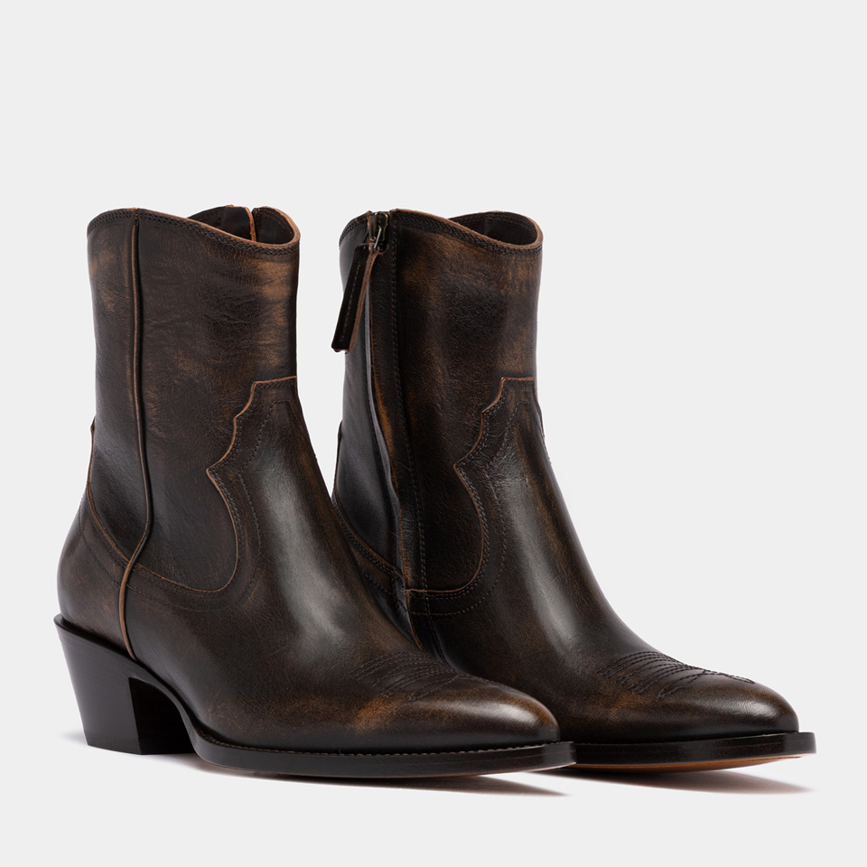 BUTTERO: ANNIE ANKLE BOOTS IN AGED NATURAL LEATHER WALNUT