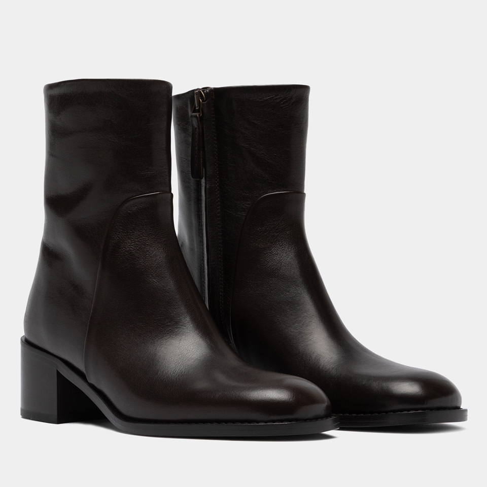 BUTTERO: BOLGHERI ANKLE BOOTS IN DARK BROWN LEATHER