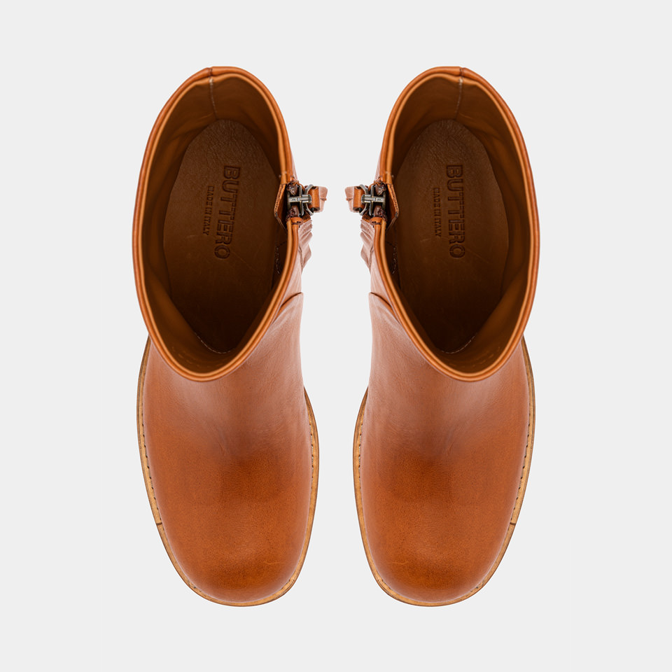 BUTTERO: BOLGHERI ANKLE BOOTS IN HONEY COLOR LEATHER