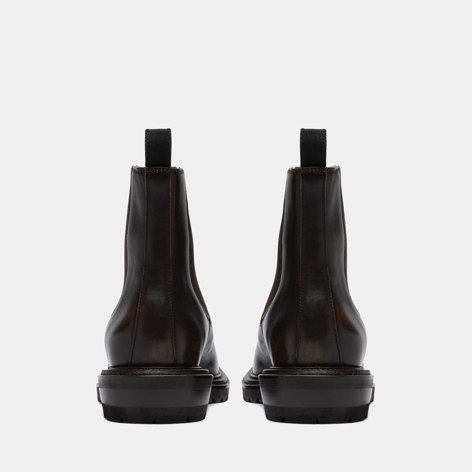 BUTTERO: FIORENTINA ANKLE BOOTS IN WALNUTS AGED LEATHER