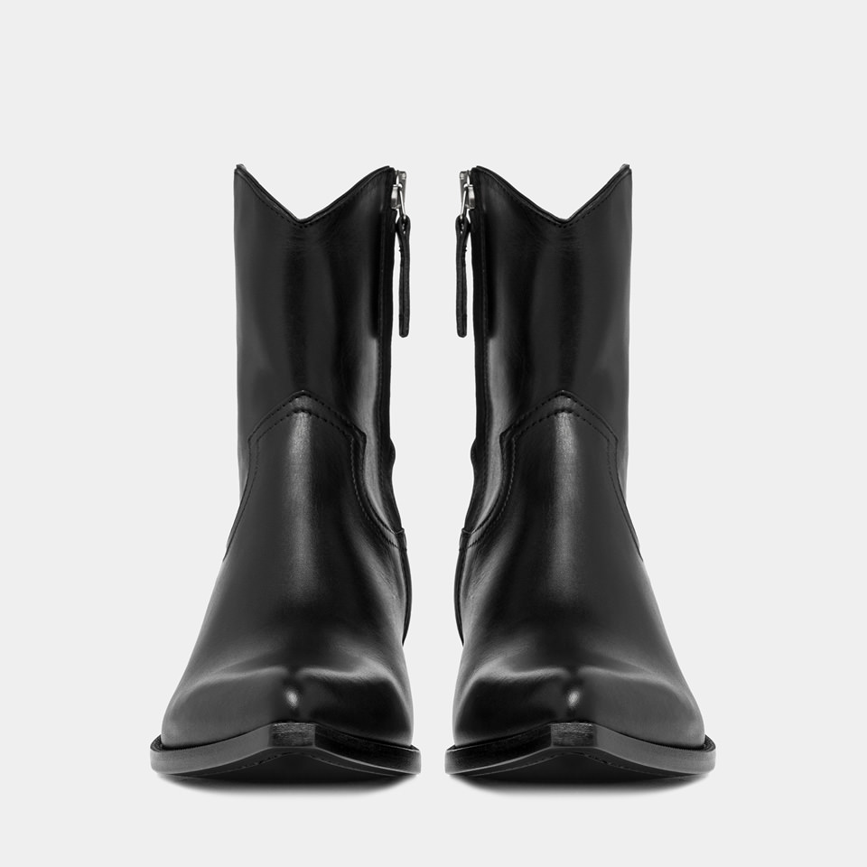 BUTTERO: FLEE BOOTIES IN BLACK LEATHER