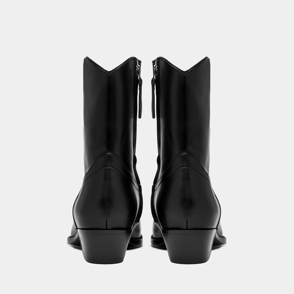 BUTTERO: FLEE BOOTIES IN BLACK LEATHER