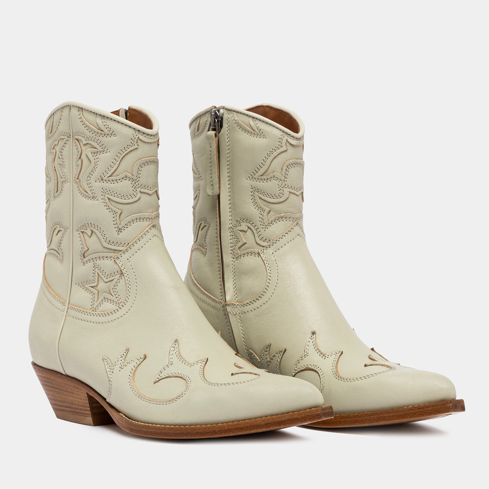 BUTTERO: FLEE ANKLE BOOTS IN CREAM WHITE LEATHER