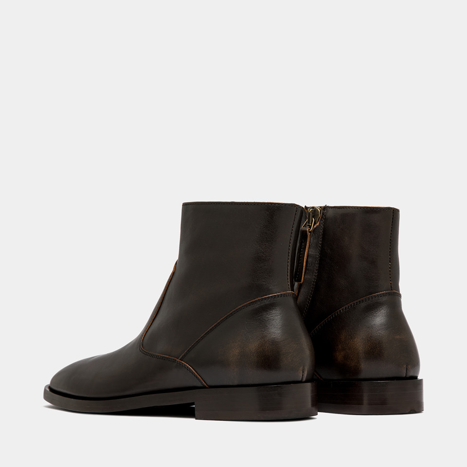 BUTTERO: FLOYD ANKLE BOOTS IN AGED WALNUTS LEATHER