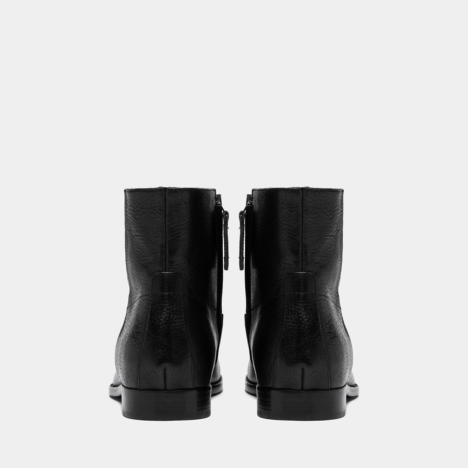 BUTTERO: BOTTINE FLOYD EN CUIR MARTELÉ NOIR