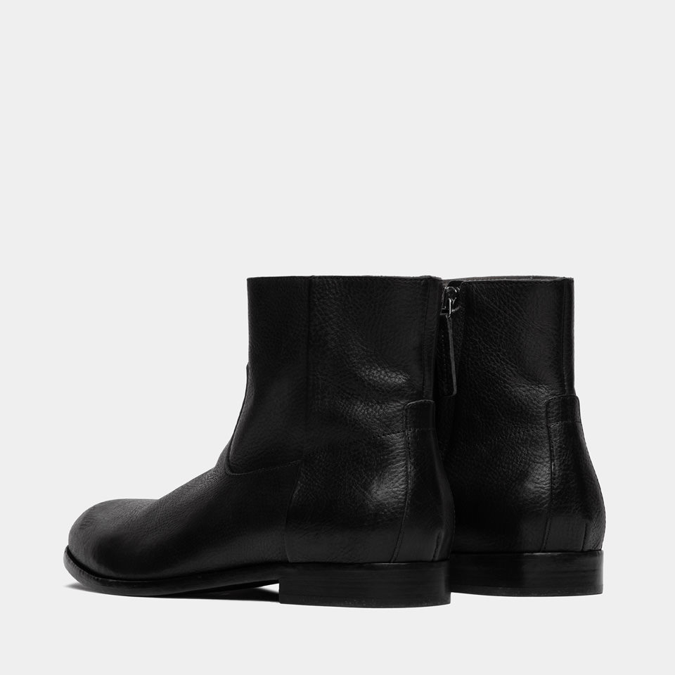 BUTTERO: FLOYD ANKLE BOOTS IN BLACK HAMMERED LEATHER