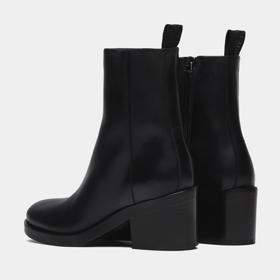 BUTTERO: FURIA ANKLE BOOTS IN BLACK WAXED LEATHER