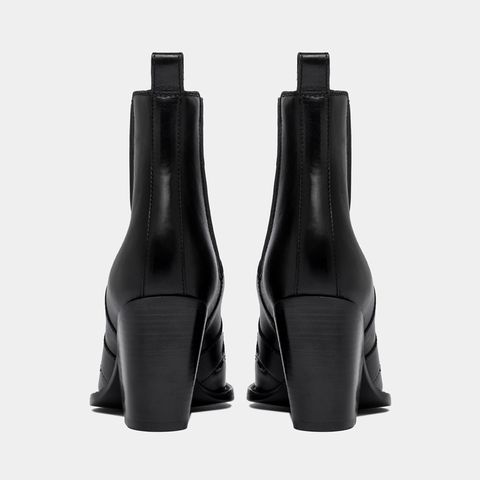BUTTERO: MILEY ANKLE BOOTS IN BLACK LEATHER 
