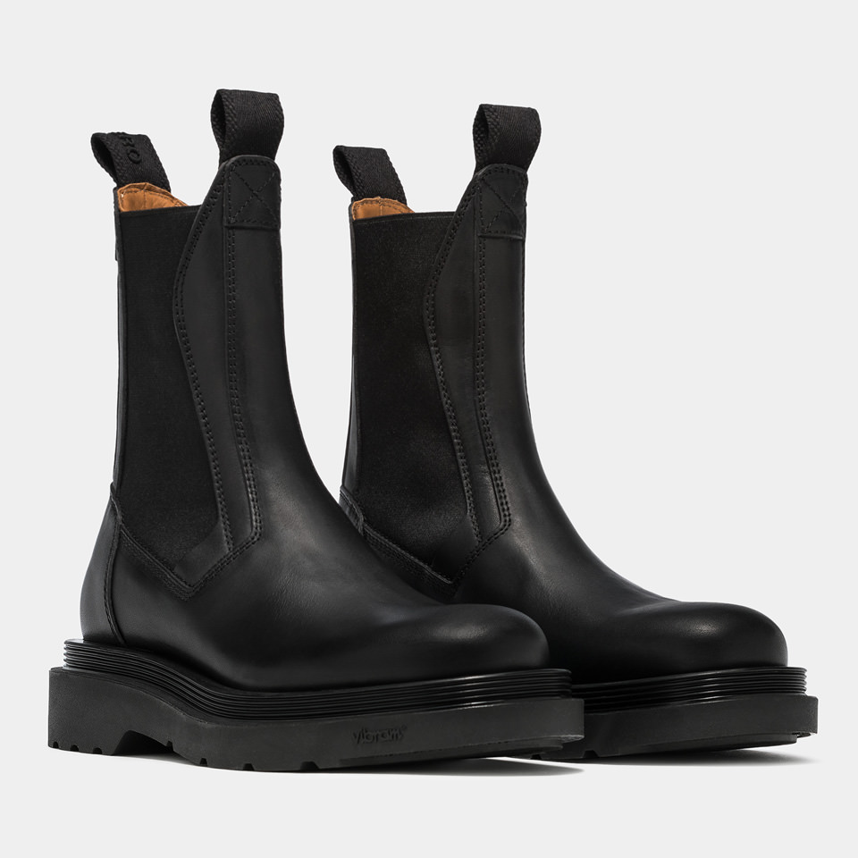 BUTTERO: STORIA CHELSEA BOOTS  IN BLACK  LEATHER 