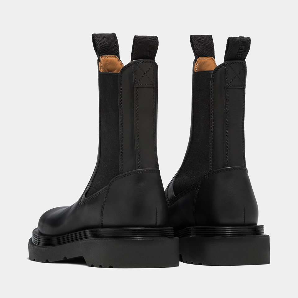 BUTTERO: STORIA CHELSEA BOOTS  IN BLACK  LEATHER 